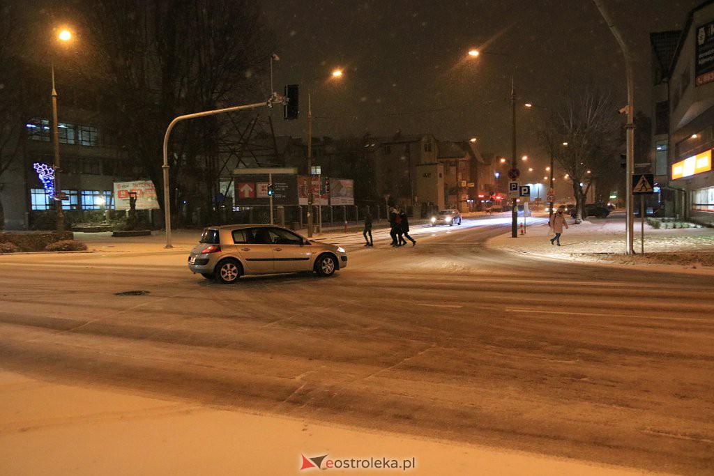 Atak zimy w Ostrołęce [10.12.2020] - zdjęcie #27 - eOstroleka.pl