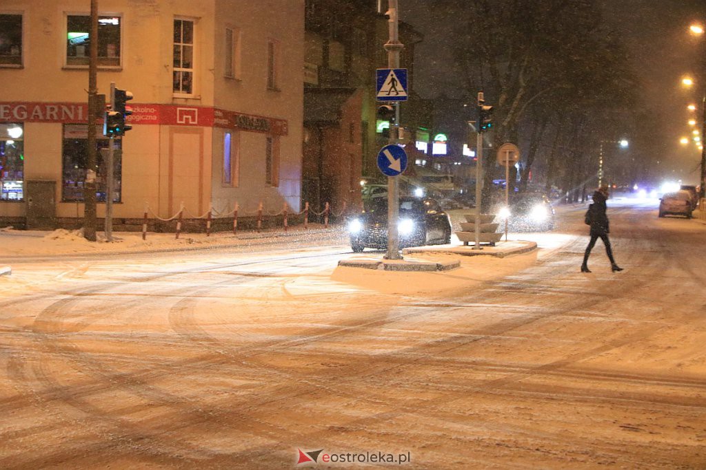 Atak zimy w Ostrołęce [10.12.2020] - zdjęcie #12 - eOstroleka.pl