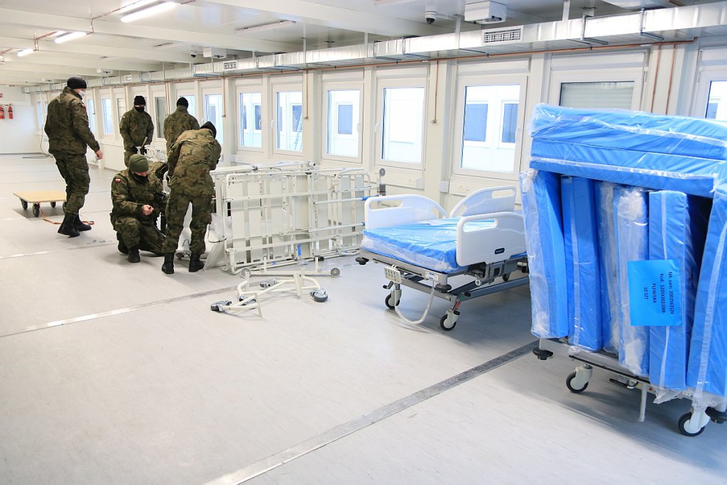 Do szpitala tymczasowego dotarł pierwszy sprzęt medyczny [11.12.2020] - zdjęcie #16 - eOstroleka.pl