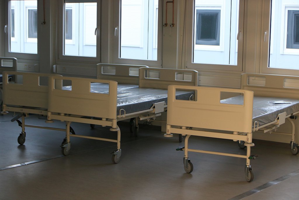Do szpitala tymczasowego dotarł pierwszy sprzęt medyczny [11.12.2020] - zdjęcie #38 - eOstroleka.pl