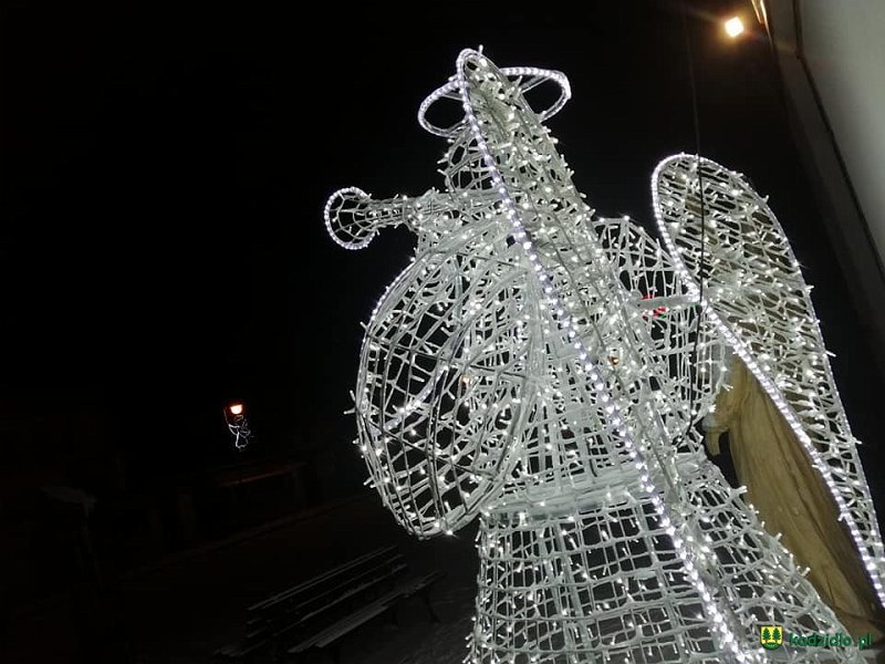 Zgadnijcie, która miejscowość tak lśni świątecznym blaskiem [12.12.2020] - zdjęcie #10 - eOstroleka.pl