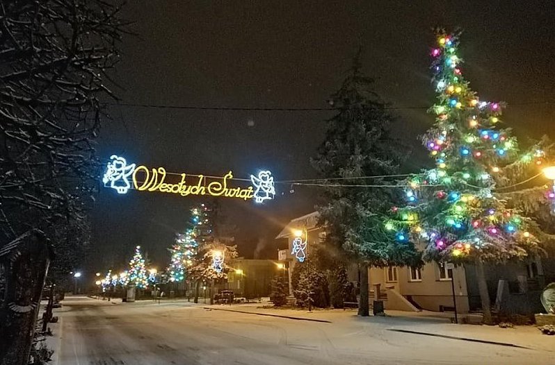 Zgadnijcie, która miejscowość tak lśni świątecznym blaskiem [12.12.2020] - zdjęcie #13 - eOstroleka.pl
