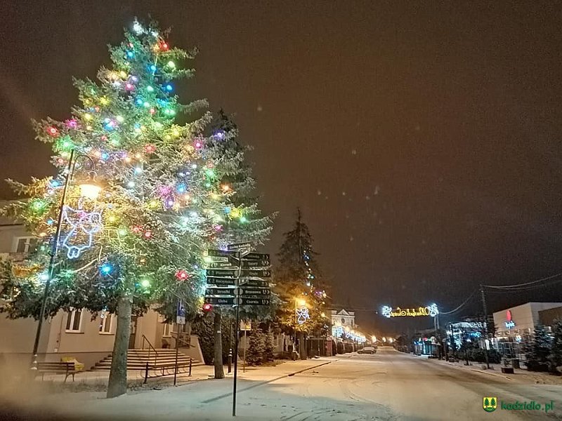 Zgadnijcie, która miejscowość tak lśni świątecznym blaskiem [12.12.2020] - zdjęcie #16 - eOstroleka.pl