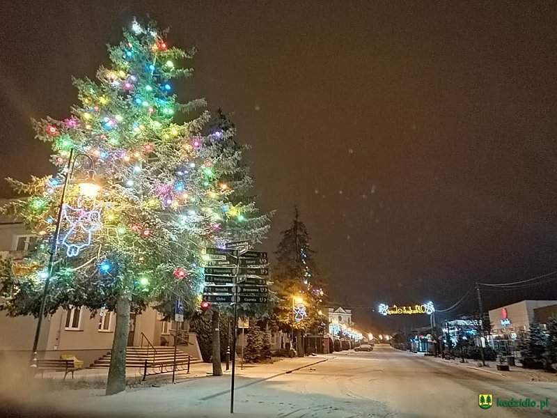 Zgadnijcie, która miejscowość tak lśni świątecznym blaskiem [12.12.2020] - zdjęcie #7 - eOstroleka.pl
