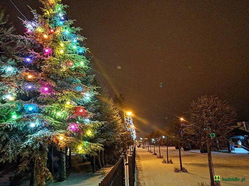 Zgadnijcie, która miejscowość tak lśni świątecznym blaskiem [12.12.2020] - zdjęcie #17 - eOstroleka.pl