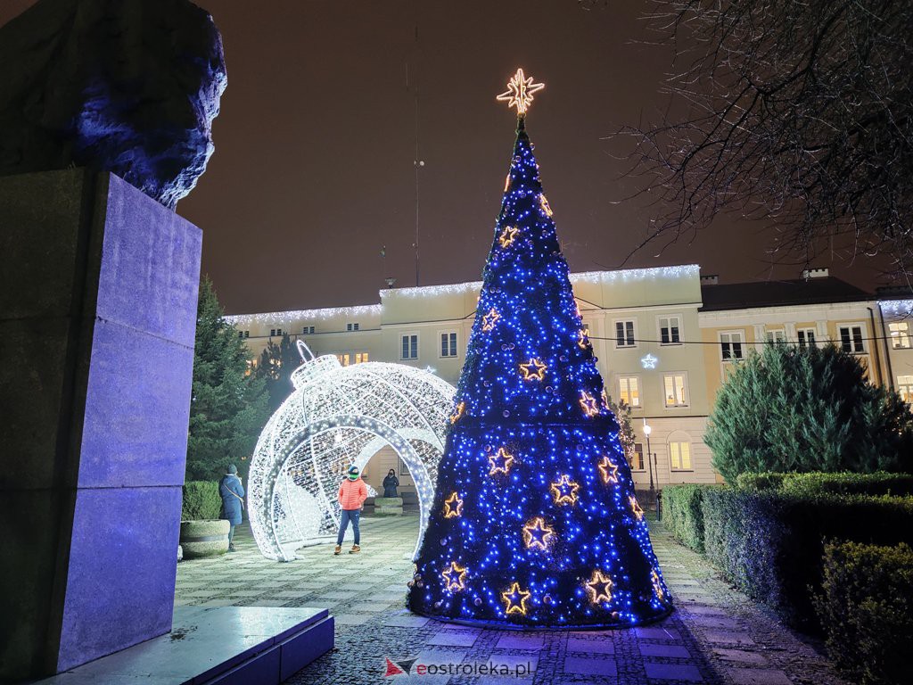 Ozdoby świąteczne w Ostrołęce [15.12.2020] - zdjęcie #1 - eOstroleka.pl
