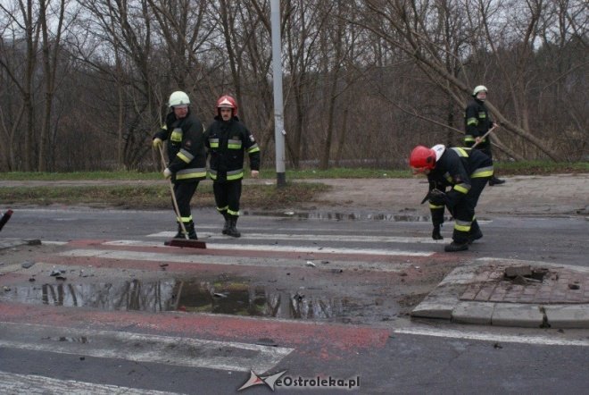 Kolizja I AWP (17.11.2010) - zdjęcie #11 - eOstroleka.pl