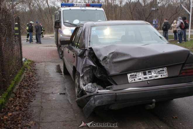 Kolizja I AWP (17.11.2010) - zdjęcie #6 - eOstroleka.pl