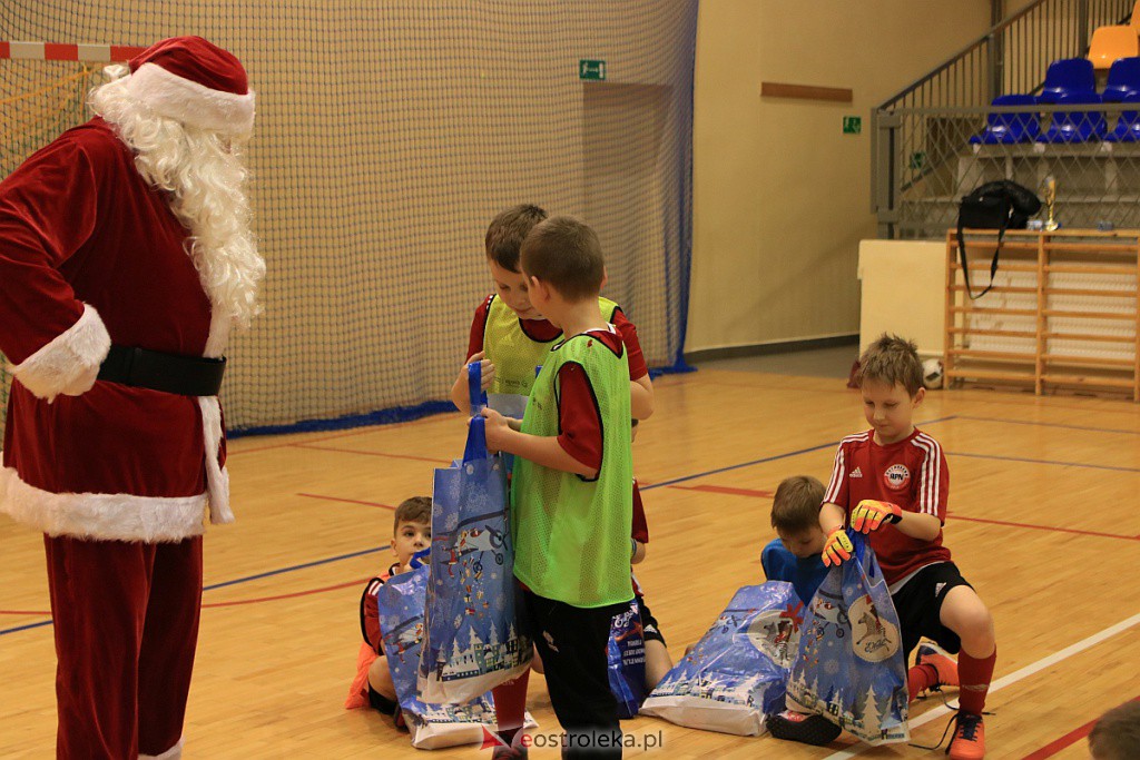 Trening APN-u zakończony świąteczną niespodzianką [23.12.2020] - zdjęcie #23 - eOstroleka.pl