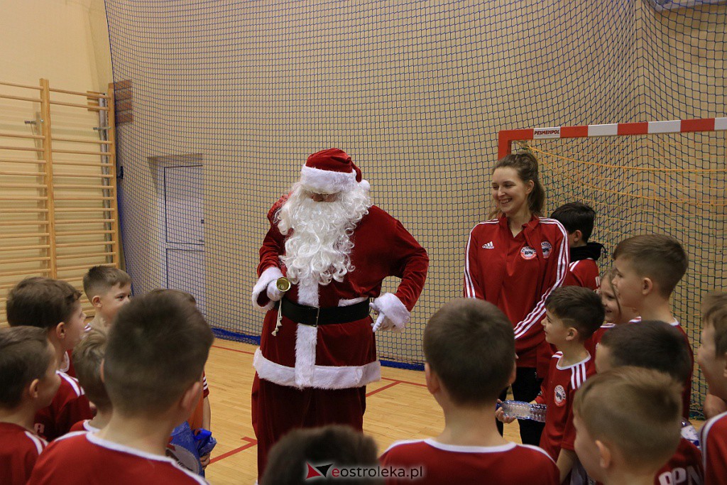 Trening APN-u zakończony świąteczną niespodzianką [23.12.2020] - zdjęcie #4 - eOstroleka.pl