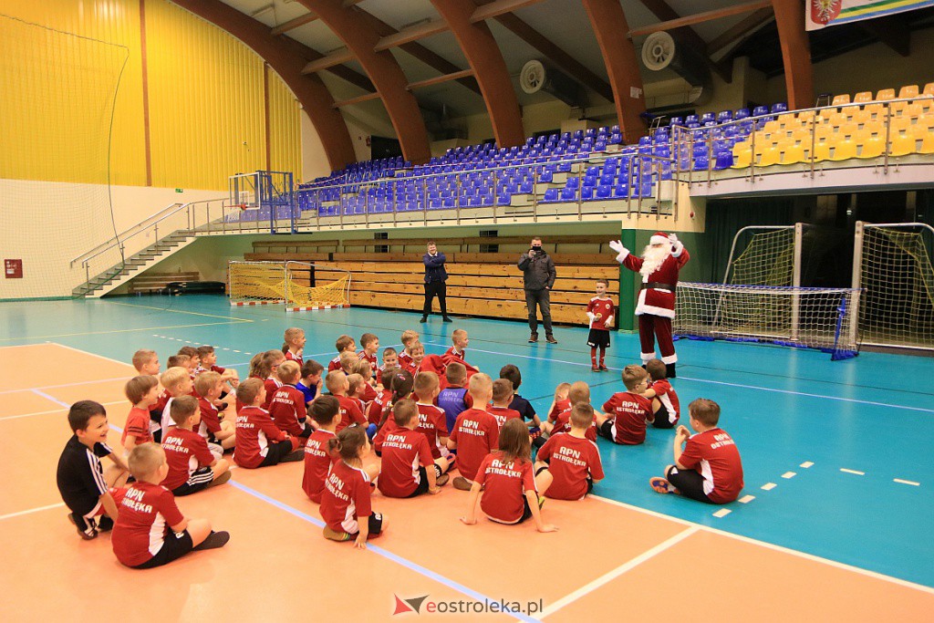 Trening APN-u zakończony świąteczną niespodzianką [23.12.2020] - zdjęcie #9 - eOstroleka.pl