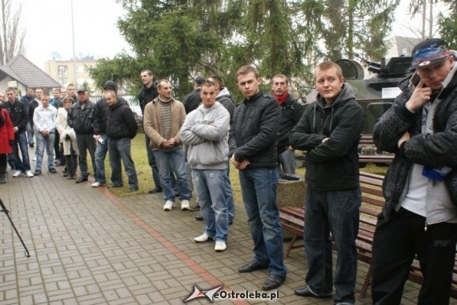 Dzień otwarty w WKU w Ostrołęce (18.11.2010) - zdjęcie #38 - eOstroleka.pl