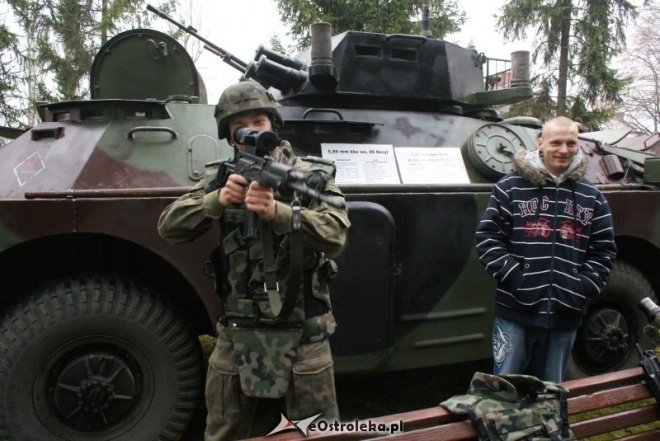 Dzień otwarty w WKU w Ostrołęce (18.11.2010) - zdjęcie #26 - eOstroleka.pl