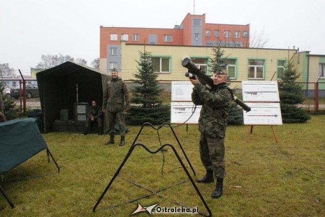 Dzień otwarty w WKU w Ostrołęce (18.11.2010) - zdjęcie #20 - eOstroleka.pl