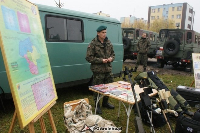 Dzień otwarty w WKU w Ostrołęce (18.11.2010) - zdjęcie #18 - eOstroleka.pl