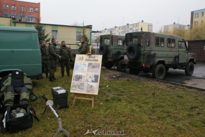 Dzień otwarty w WKU w Ostrołęce (18.11.2010) - zdjęcie #14 - eOstroleka.pl