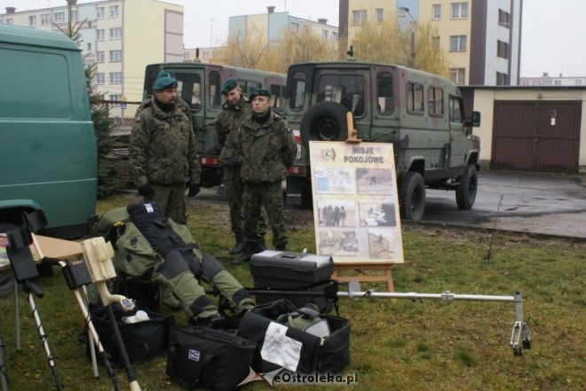 Dzień otwarty w WKU w Ostrołęce (18.11.2010) - zdjęcie #11 - eOstroleka.pl