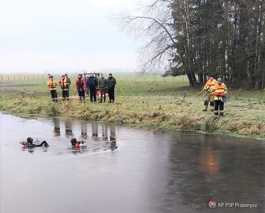 Strażacy odnaleźli ciało zaginionego mężczyzny w Krzynowłodze Wielkiej - zdjęcie #6 - eOstroleka.pl