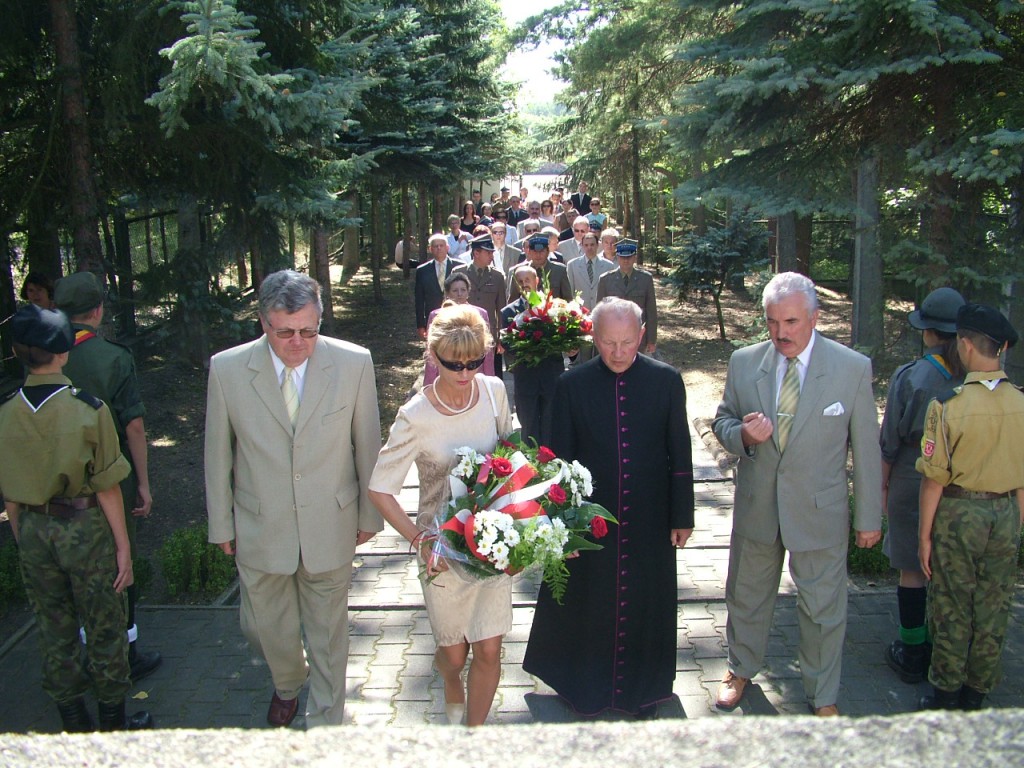Rocznica wybuchu II wojny światowej - 1.09.2005 Ostrołęka - zdjęcie #10 - eOstroleka.pl
