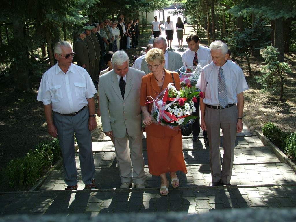 Rocznica wybuchu II wojny światowej - 1.09.2005 Ostrołęka - zdjęcie #24 - eOstroleka.pl
