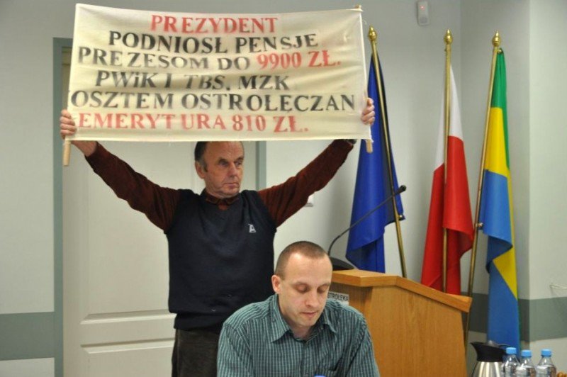 Transparenty emeryta z Ostrołęki - zdjęcie #8 - eOstroleka.pl