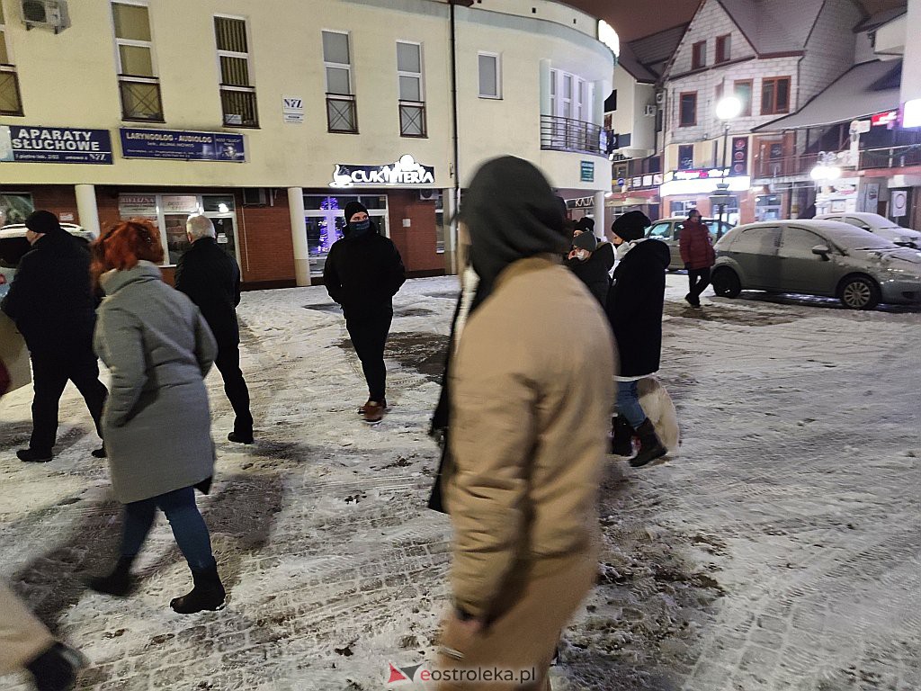 Strajk Kobiet w Ostrołęce [28.01.2021] - zdjęcie #10 - eOstroleka.pl