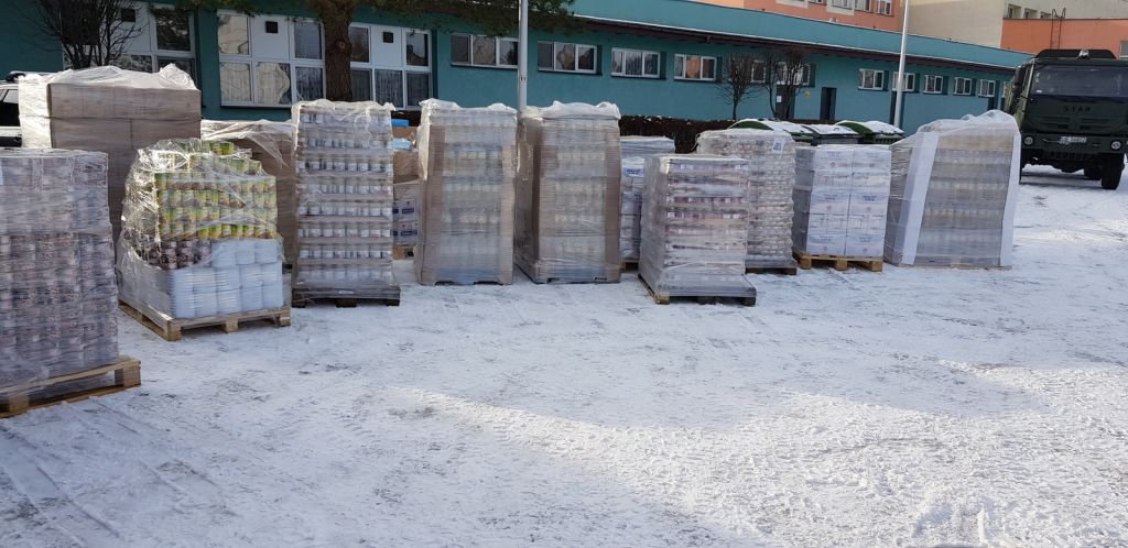 17 ton żywności od Caritasu trafiło do Ostrołęki. Kto skorzysta z pomocy? [02.02.2021] - zdjęcie #2 - eOstroleka.pl