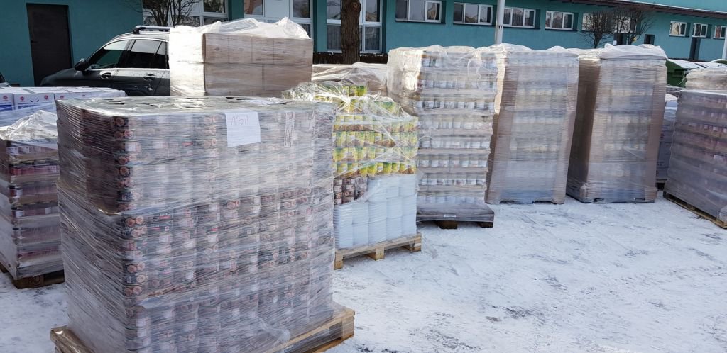 17 ton żywności od Caritasu trafiło do Ostrołęki. Kto skorzysta z pomocy? [02.02.2021] - zdjęcie #3 - eOstroleka.pl