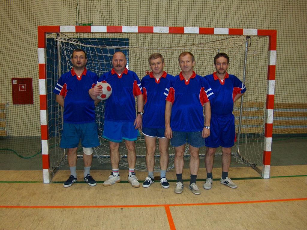 SPORT - Halowy Turniej Piłki Nożnej Samorządów Miasta Ostrołęki, 2003 r. - zdjęcie #12 - eOstroleka.pl