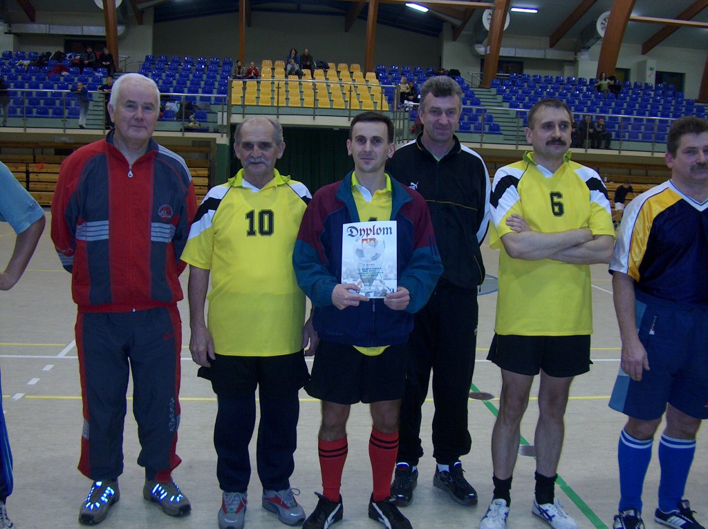 SPORT - Halowy Turniej Piłki Nożnej Samorządów Miasta Ostrołęki, 2003 r. - zdjęcie #5 - eOstroleka.pl