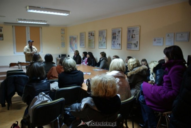 Bądź bezpieczna - zajęcia ze strzelania (24.11.2010) - zdjęcie #15 - eOstroleka.pl
