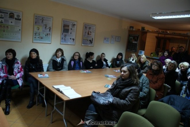 Bądź bezpieczna - zajęcia ze strzelania (24.11.2010) - zdjęcie #14 - eOstroleka.pl
