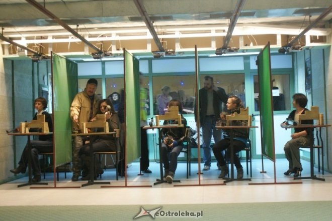 Bądź bezpieczna - zajęcia ze strzelania (24.11.2010) - zdjęcie #9 - eOstroleka.pl