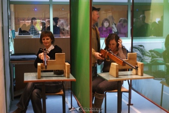 Bądź bezpieczna - zajęcia ze strzelania (24.11.2010) - zdjęcie #8 - eOstroleka.pl