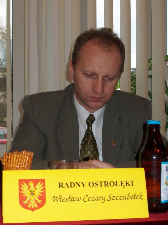 Budżetowa sesja rady miasta - grudzień 2003 - zdjęcie #7 - eOstroleka.pl