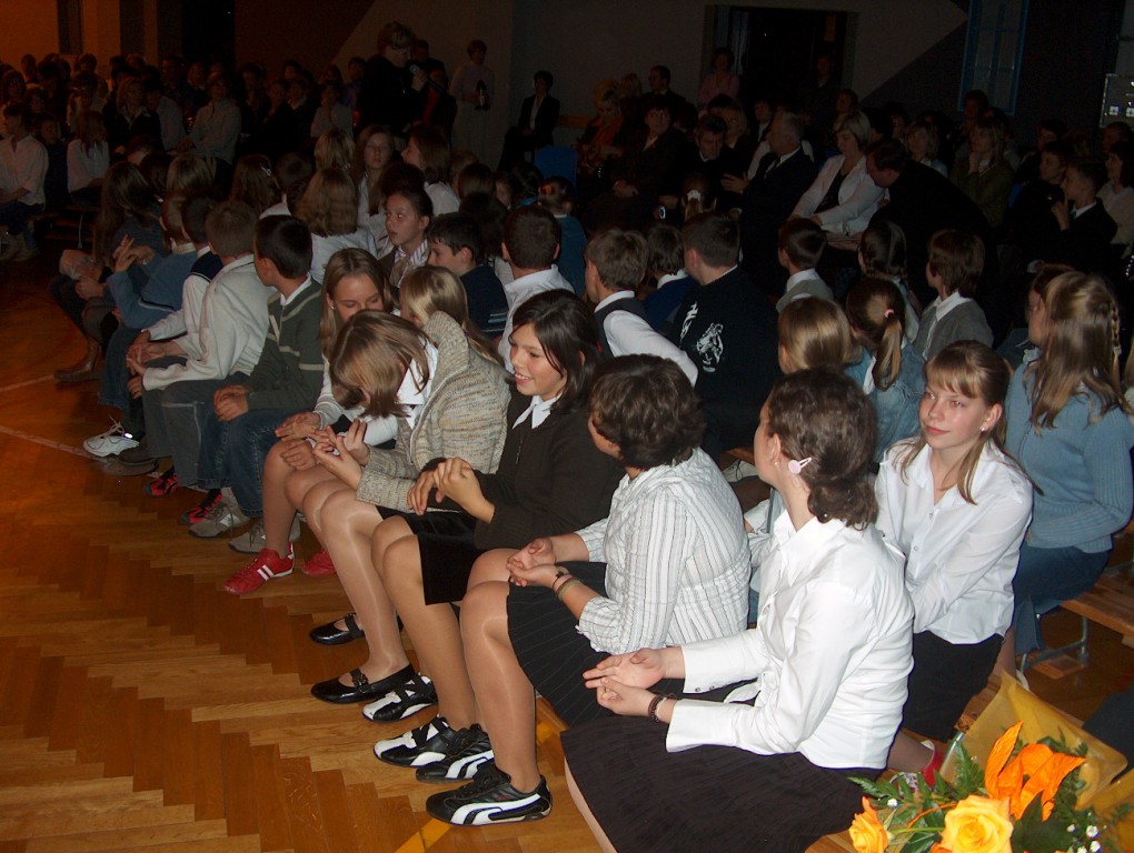Wieczornica dla Jana Pawła II - Ostrołęka SP 10 [2005 r.] - zdjęcie #16 - eOstroleka.pl