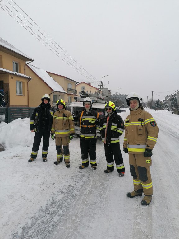 Nietypowa akcja ratunkowa strażaków ochotników z Kadzidła [10.02.2021] - zdjęcie #2 - eOstroleka.pl