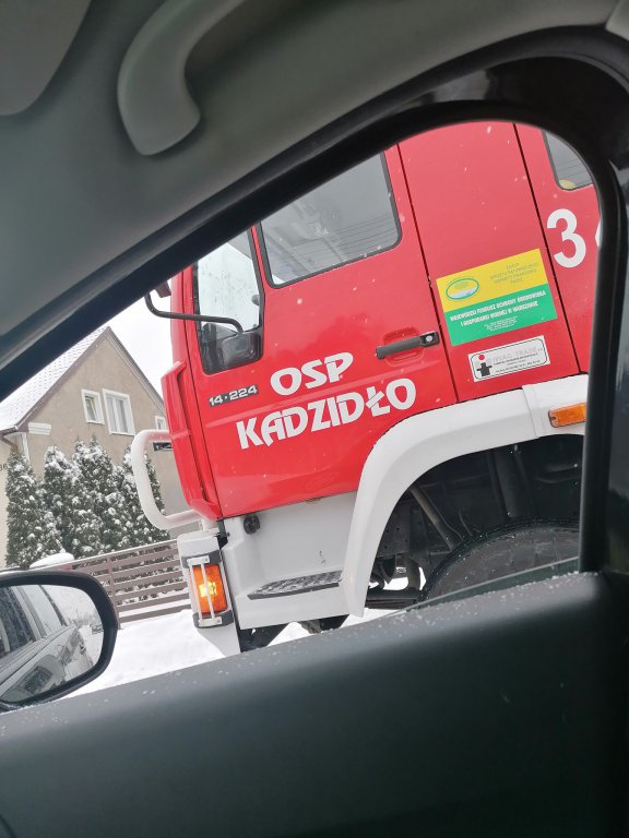 Nietypowa akcja ratunkowa strażaków ochotników z Kadzidła [10.02.2021] - zdjęcie #3 - eOstroleka.pl