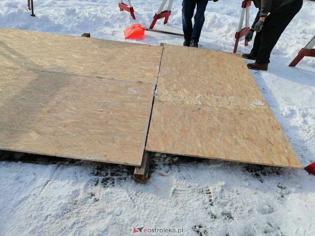 Uszkodzona fontanna przy Kupcu - zdjęcie #6 - eOstroleka.pl