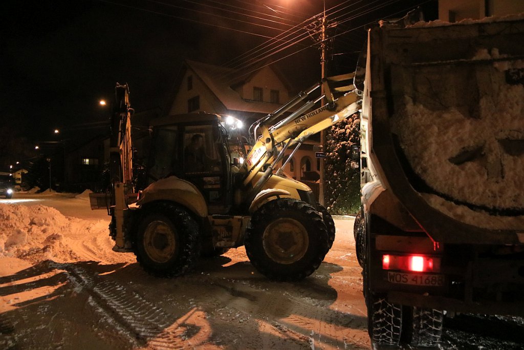 Odśnieżanie parkingów w Ostrołęce [11.02.2021] - zdjęcie #13 - eOstroleka.pl