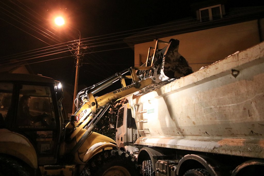Odśnieżanie parkingów w Ostrołęce [11.02.2021] - zdjęcie #9 - eOstroleka.pl