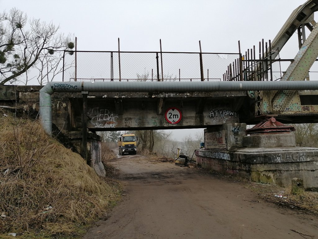 Ruszyli z rozbiórką mostu kolejowego na Narwi w Ostrołęce [01.03.2021] - zdjęcie #2 - eOstroleka.pl