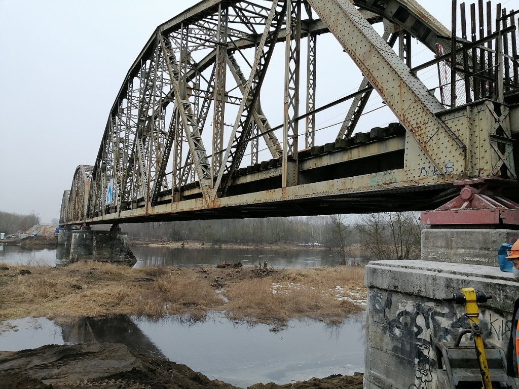 Ruszyli z rozbiórką mostu kolejowego na Narwi w Ostrołęce [01.03.2021] - zdjęcie #7 - eOstroleka.pl