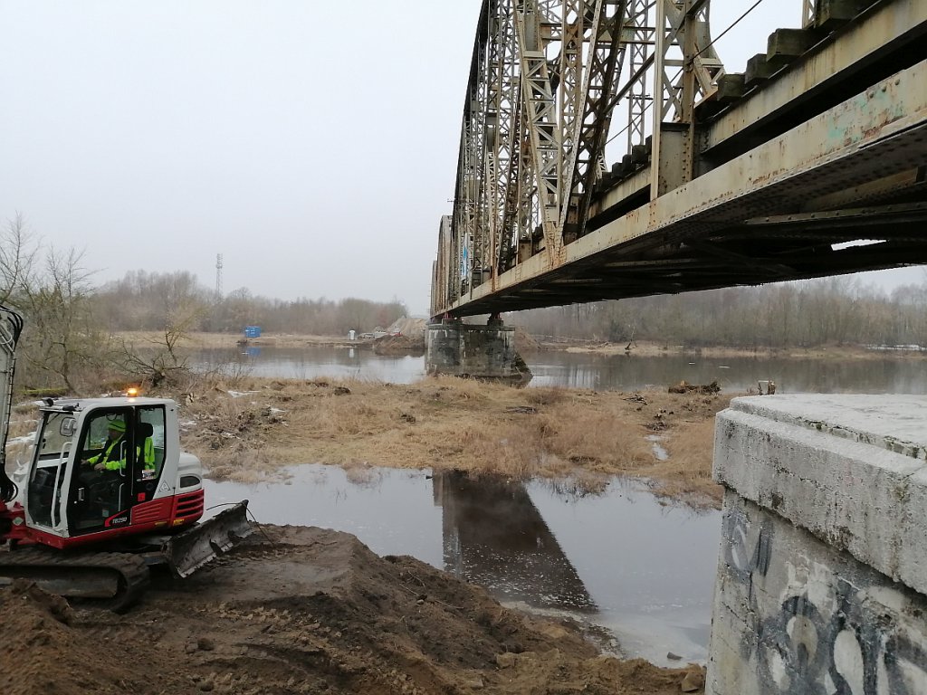 Ruszyli z rozbiórką mostu kolejowego na Narwi w Ostrołęce [01.03.2021] - zdjęcie #11 - eOstroleka.pl