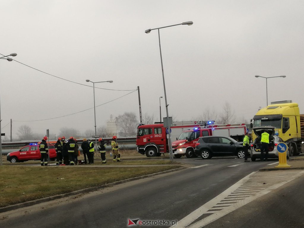 Poważny wypadek na osiedlu Wojciechowice [04.03.2021] - zdjęcie #1 - eOstroleka.pl