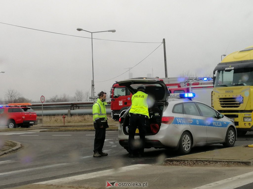Poważny wypadek na osiedlu Wojciechowice [04.03.2021] - zdjęcie #3 - eOstroleka.pl