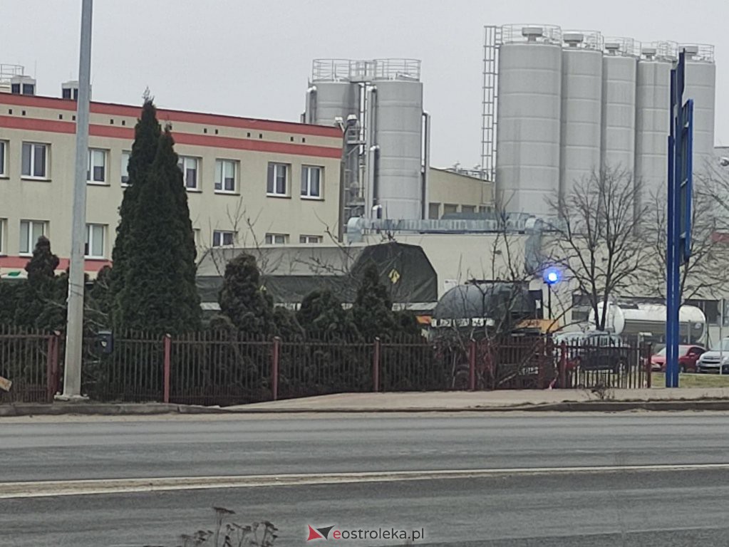 Niewybuch przy ulicy Ostrowskiej. Zablokowano część ulic w rejonie mleczarni [04.03.2021] - zdjęcie #5 - eOstroleka.pl