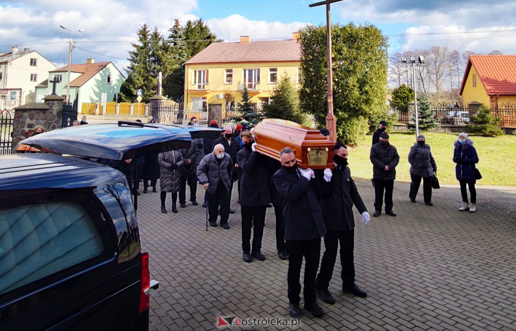 Pogrzeb ks. Piotra Łady, wieloletniego proboszcza parafii Rzekuń [06.03.2021 r.] - zdjęcie #3 - eOstroleka.pl