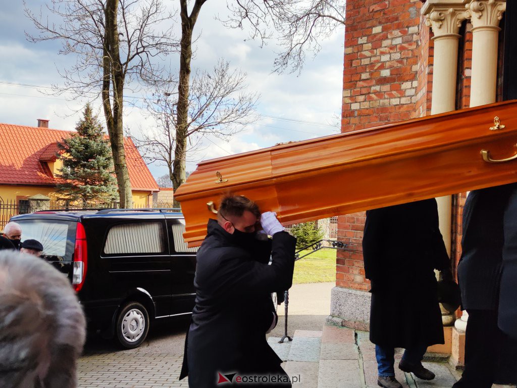 Pogrzeb ks. Piotra Łady, wieloletniego proboszcza parafii Rzekuń [06.03.2021 r.] - zdjęcie #5 - eOstroleka.pl