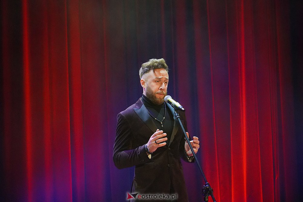 Brunetki, blondynki... - koncert z okazji Dnia Kobiet - zdjęcie #1 - eOstroleka.pl
